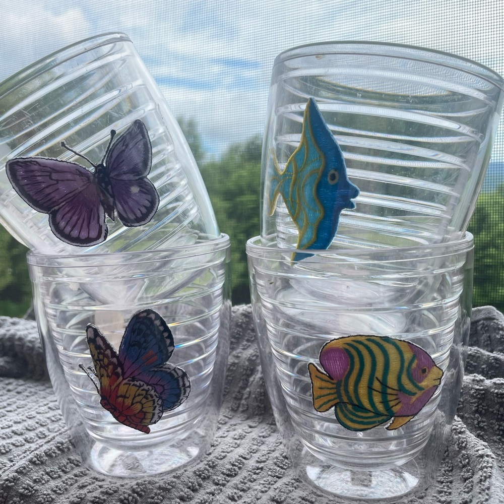 Traverse Tumblers set of 4 with Colorful Embroidered Designs NWT